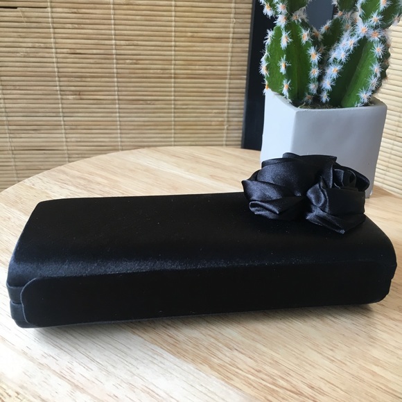 Style & Co Black Roses Clutch - Picture 3 of 7